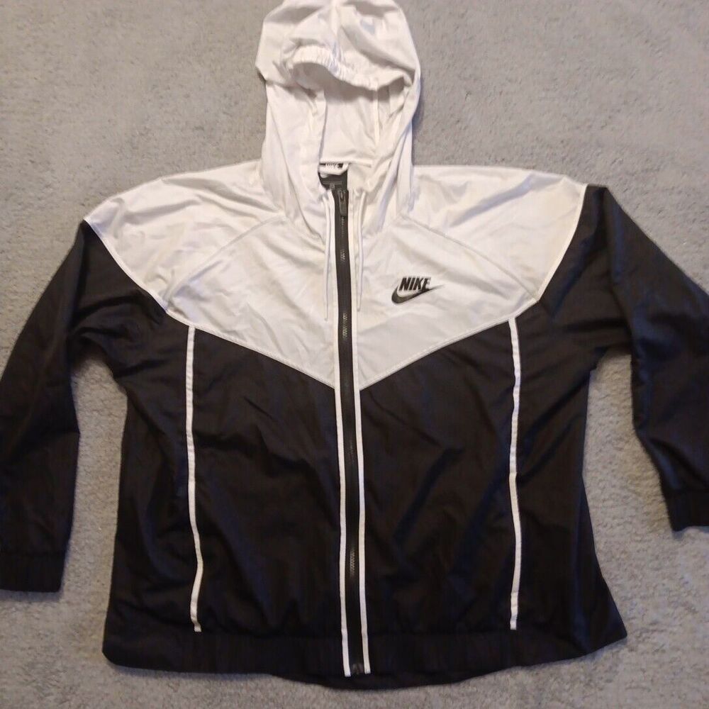 Nike Jackets & Coats Black White Nike Windbreaker ZipUp Trainer Small Vented 2XL